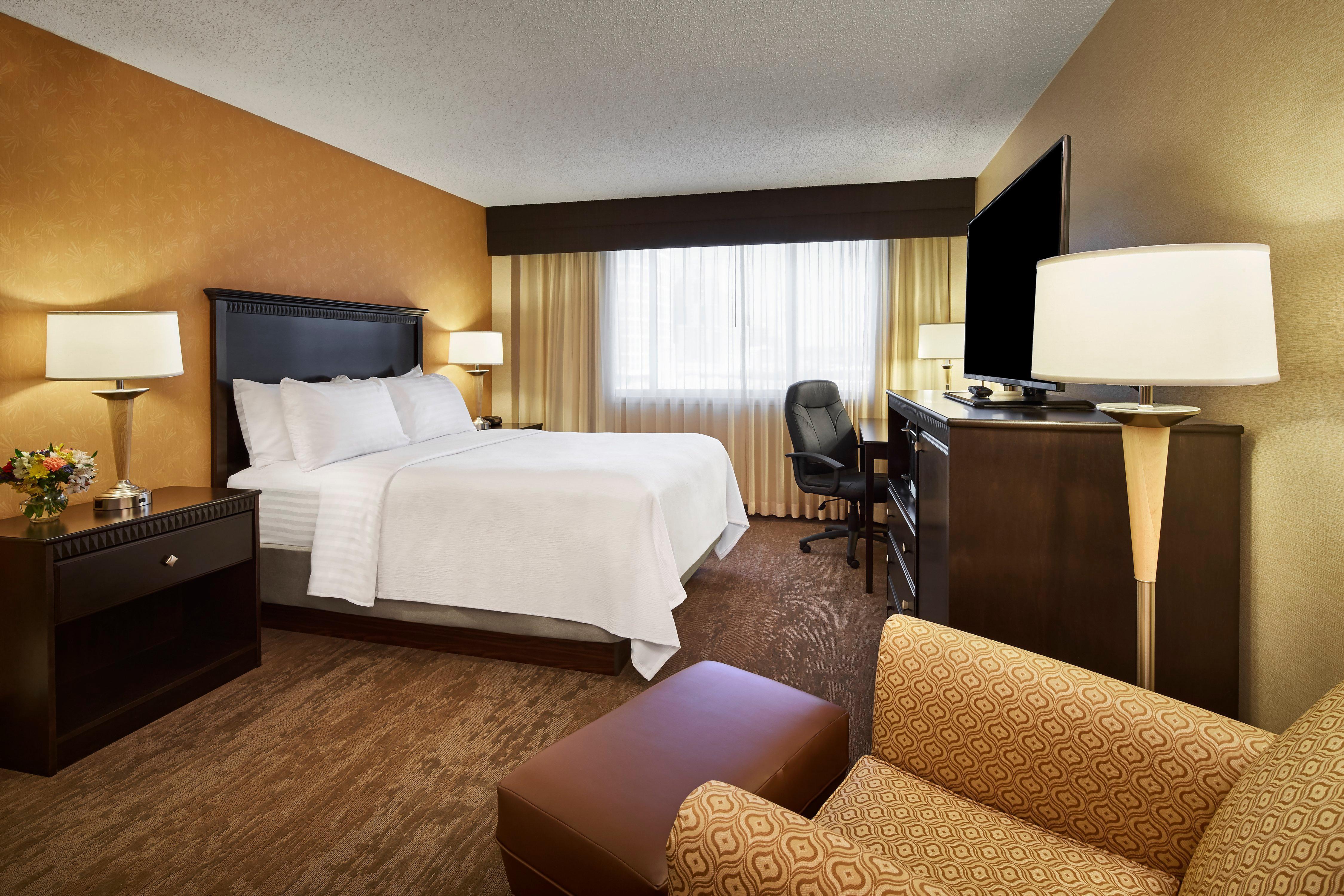 Holiday Inn Alexandria At Carlyle By Ihg Екстериор снимка