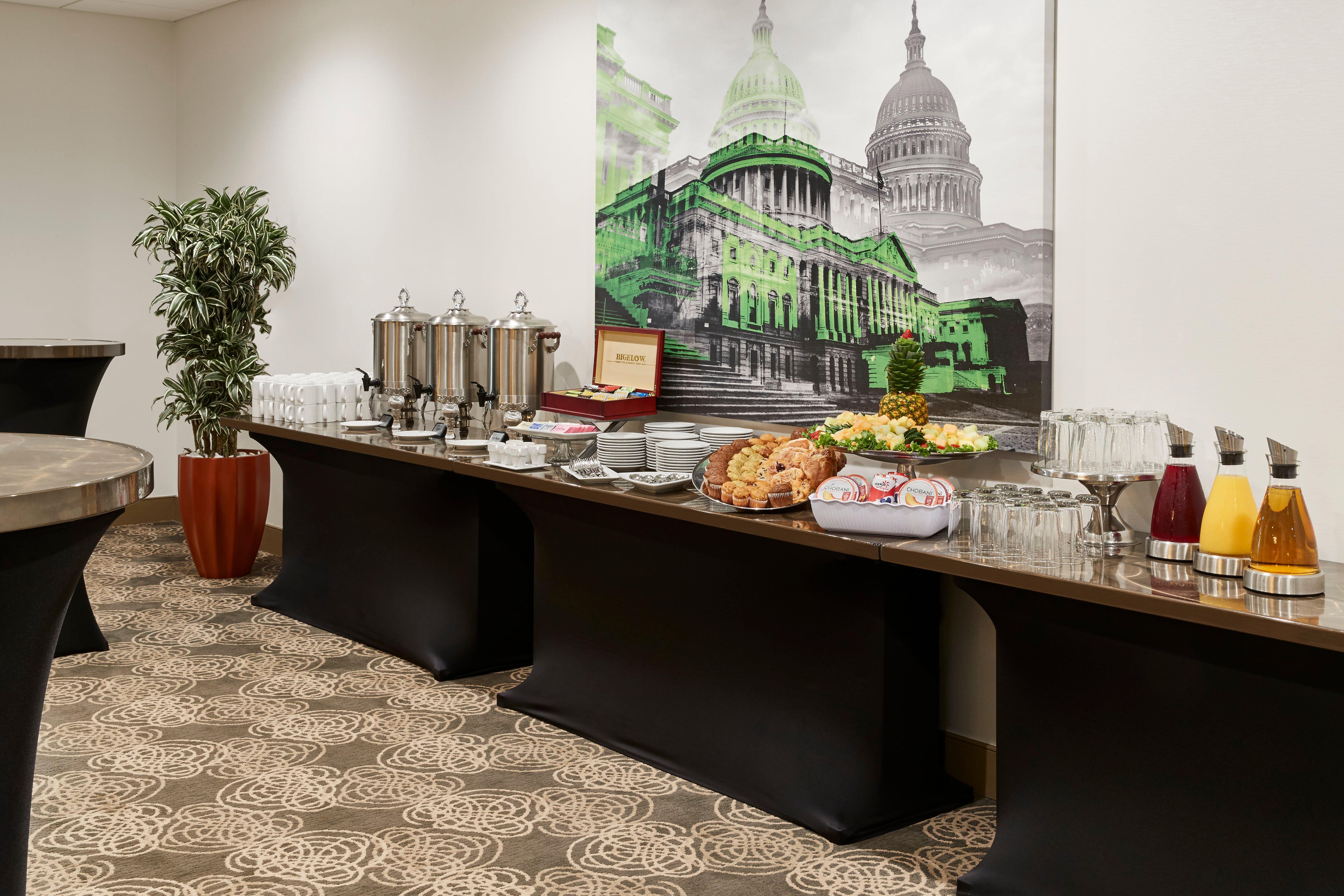 Holiday Inn Alexandria At Carlyle By Ihg Екстериор снимка