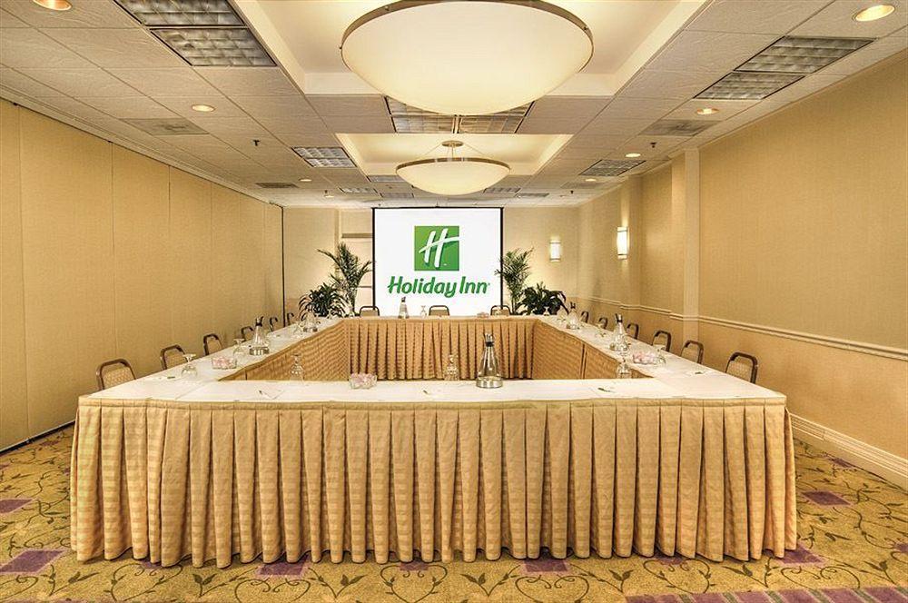 Holiday Inn Alexandria At Carlyle By Ihg Екстериор снимка