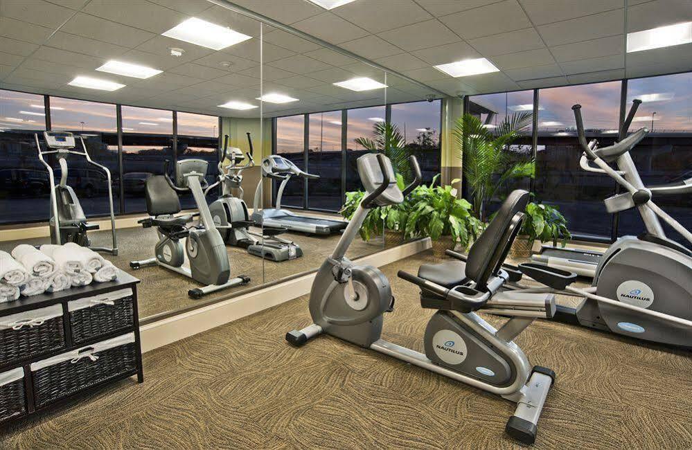 Holiday Inn Alexandria At Carlyle By Ihg Екстериор снимка